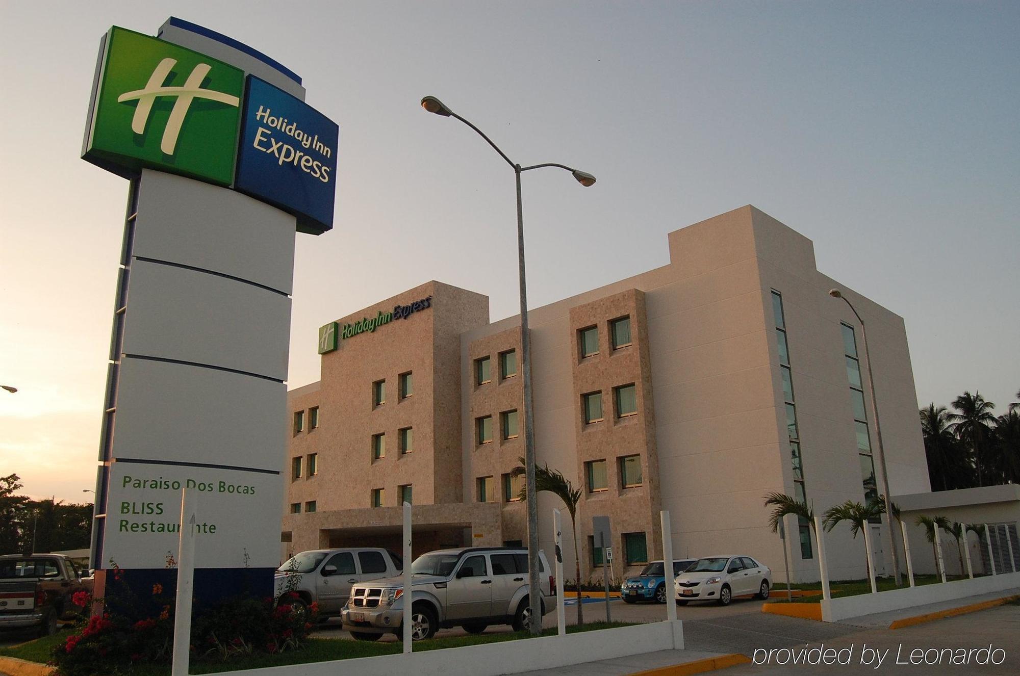 Holiday Inn Express Paraiso - Dos Bocas, An Ihg Hotel Екстер'єр фото